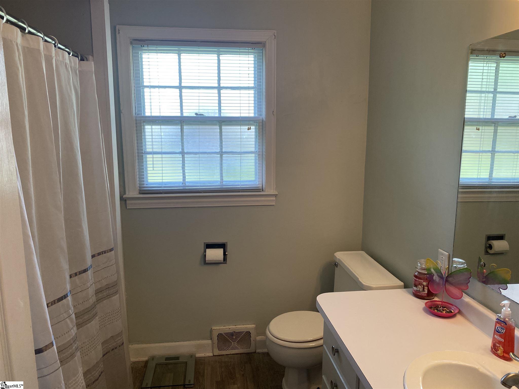 601 Calvert Avenue Clinton, SC 29325 - Photo 10 of 28
