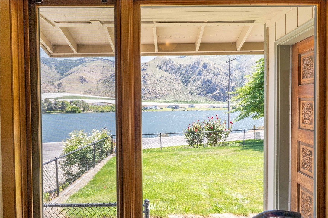 485 Stayman Flats Road Chelan, WA 98816 - Photo 9 of 32 a view of a room with window