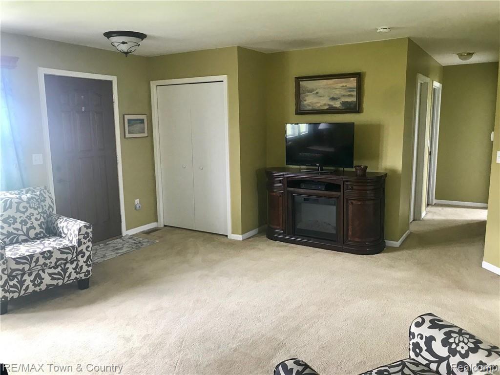 8524 Farrand Road Montrose, MI 48457 - Photo 7 of 32 IMG-7572.jpg