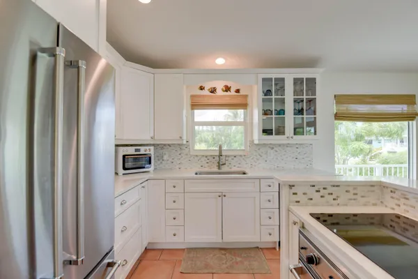 $1,200,000 | 637 Caribbean Drive East, Summerland Key, FL 33042