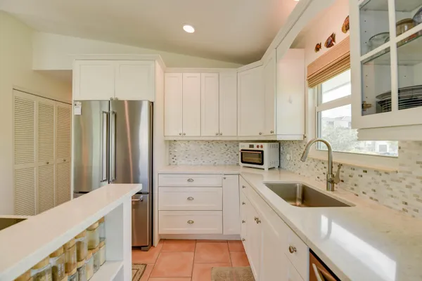 $1,200,000 | 637 Caribbean Drive East, Summerland Key, FL 33042