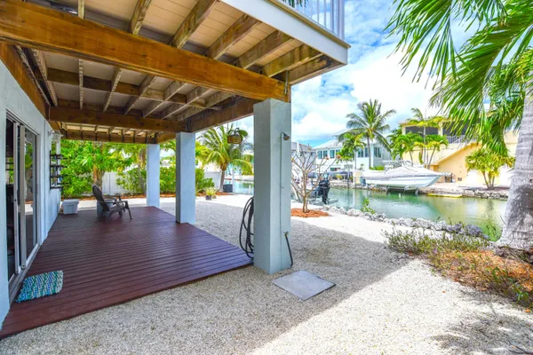 $1,200,000 | 637 Caribbean Drive East, Summerland Key, FL 33042