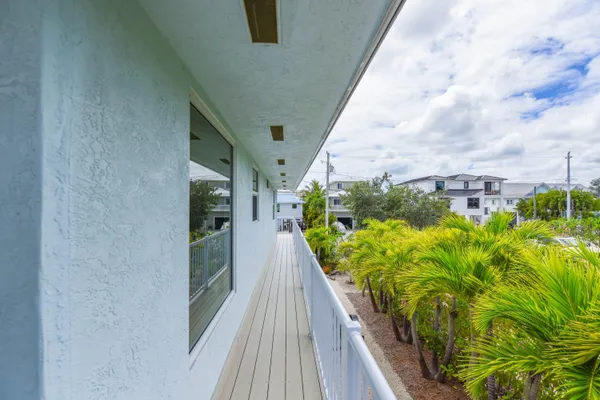 $1,200,000 | 637 Caribbean Drive East, Summerland Key, FL 33042