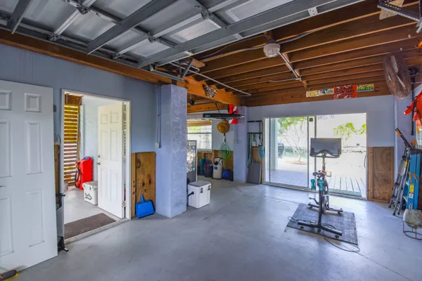 $1,200,000 | 637 Caribbean Drive East, Summerland Key, FL 33042