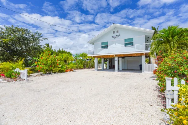 $1,200,000 | 637 Caribbean Drive East, Summerland Key, FL 33042