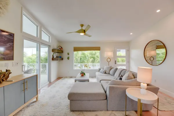 $1,200,000 | 637 Caribbean Drive East, Summerland Key, FL 33042