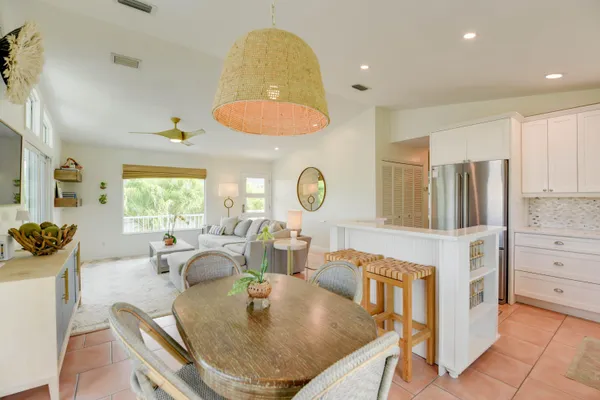 $1,200,000 | 637 Caribbean Drive East, Summerland Key, FL 33042