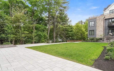 $2,600,000 | 148 Weston Road, Unit 304, Wellesley, MA 02482