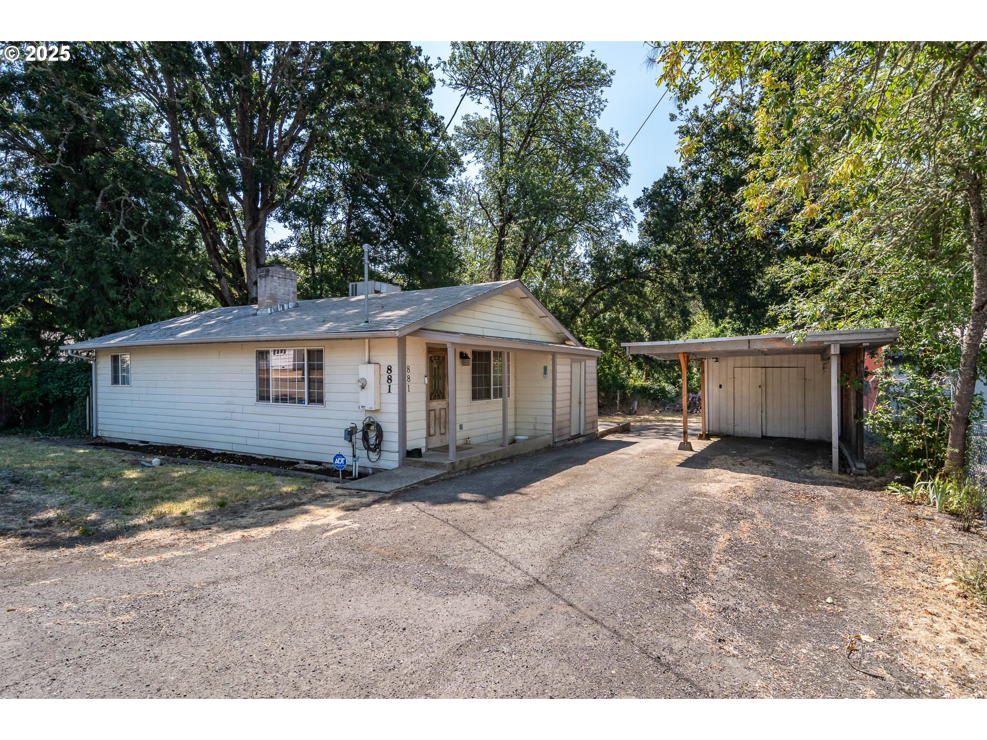 881 Northeast Newton Creek Road Roseburg, OR 97470 - Photo 2 of 40