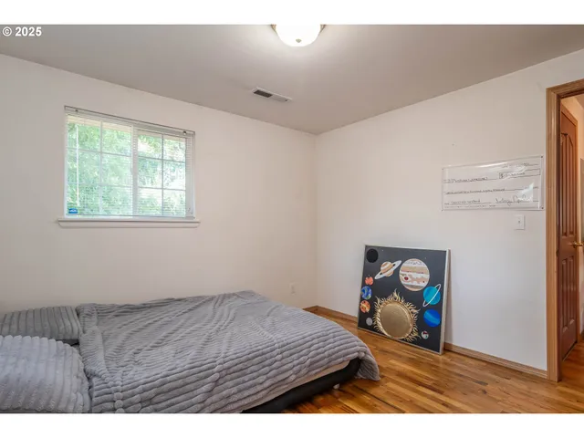 $259,000 | 881 Northeast Newton Creek Road, Roseburg, OR 97470