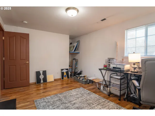 $259,000 | 881 Northeast Newton Creek Road, Roseburg, OR 97470