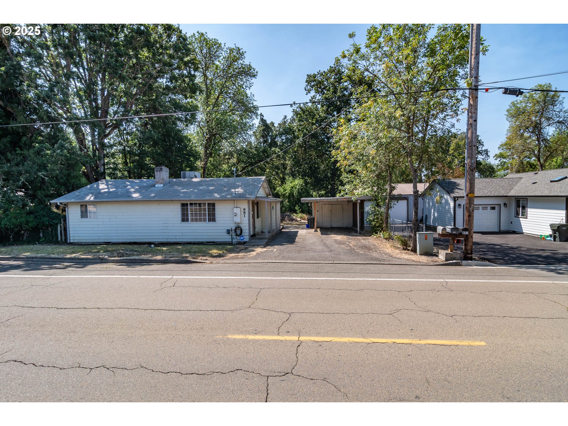 881 Northeast Newton Creek Road Roseburg, OR 97470 - Photo 3 of 40