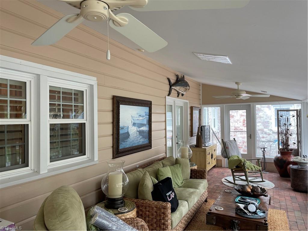 2532 Darrow Road Walkertown, NC 27051 - Photo 27 of 38 Sunroom