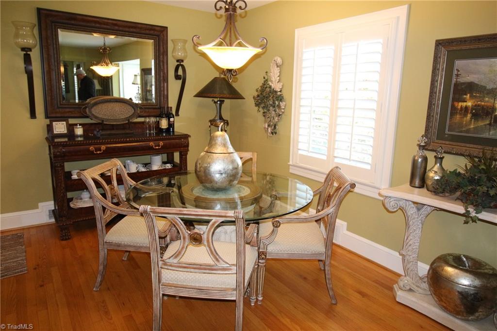 2532 Darrow Road Walkertown, NC 27051 - Photo 9 of 38 Dining room