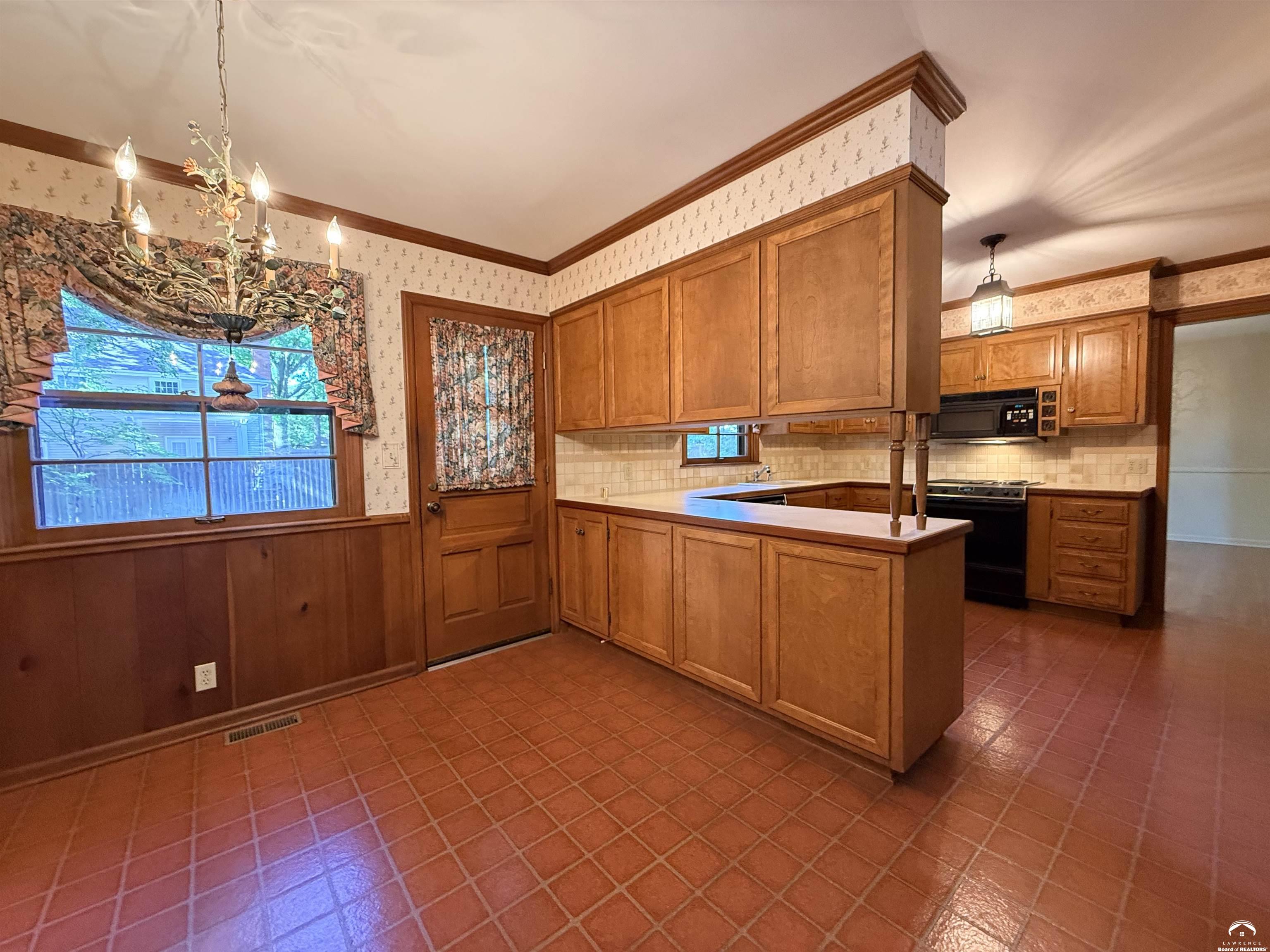 2806 Schwarz Road Lawrence, KS 66049 - Photo 14 of 72