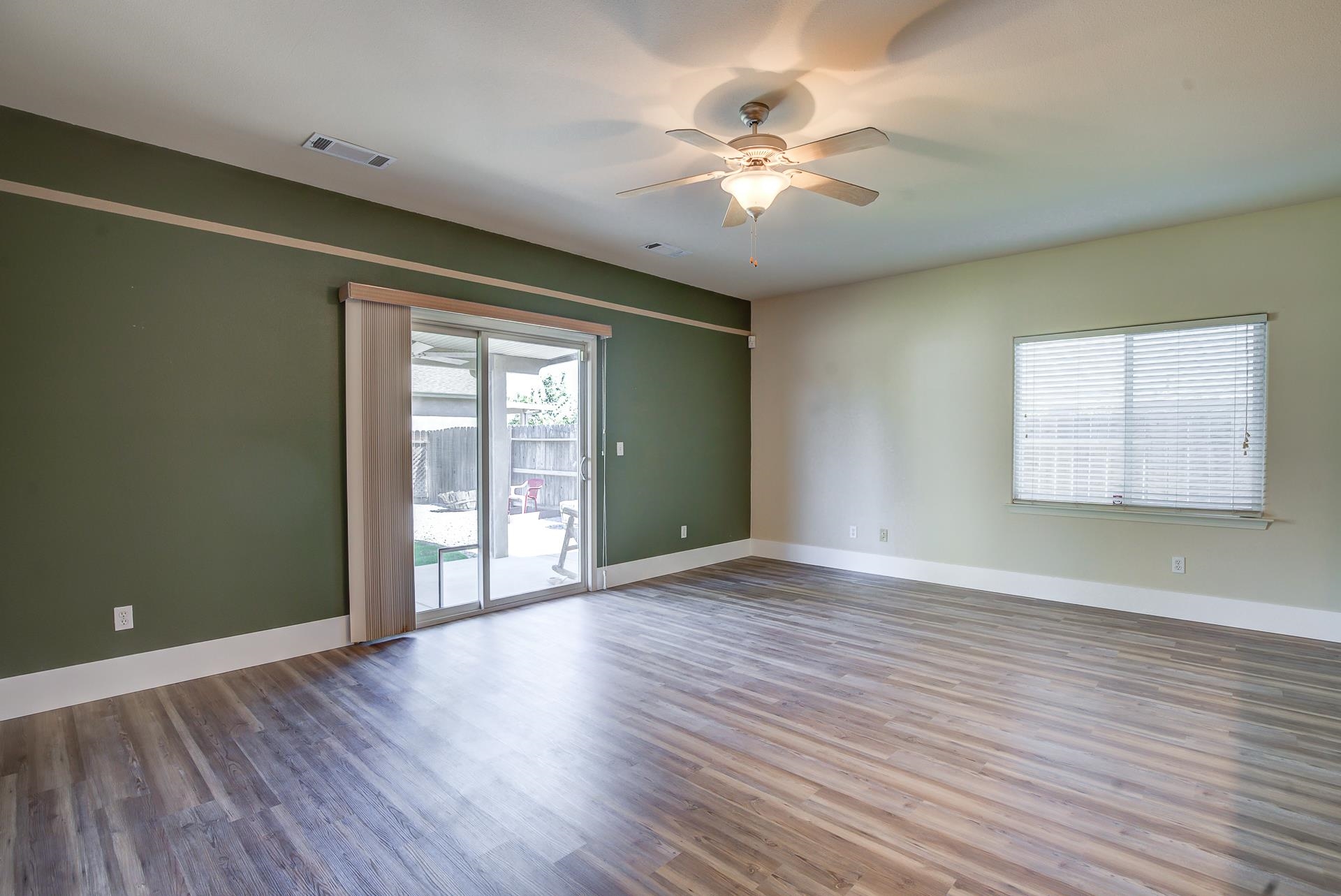 490 Springtime Lane Red Bluff, CA 96080 - Photo 4 of 40