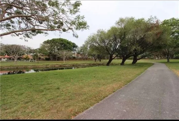 $2,050 | 10670 Southwest 156th Place, Unit 309, Miami, FL 33196