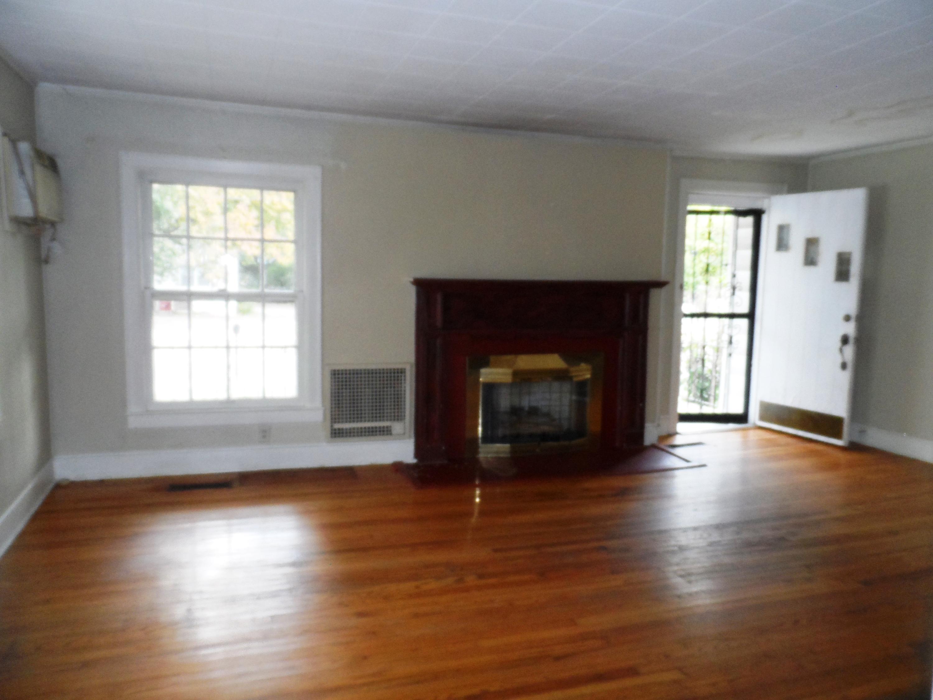 215 South Moore Road Chattanooga, TN 37411 - Photo 4 of 36 SAM_1648