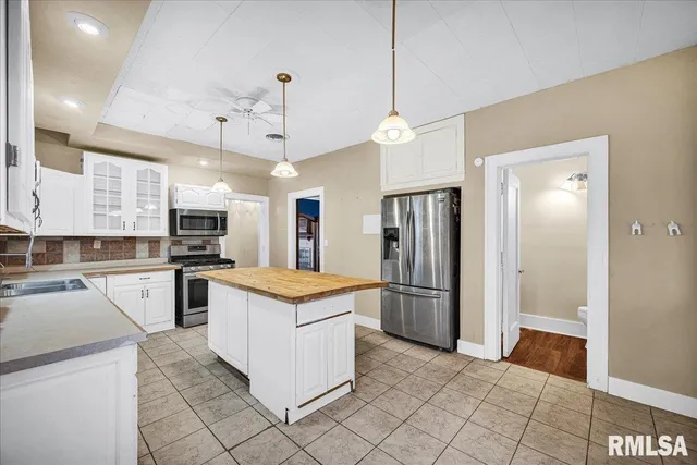 $129,900 | 505 West Armstrong Avenue, Peoria, IL 61606