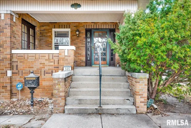 $129,900 | 505 West Armstrong Avenue, Peoria, IL 61606