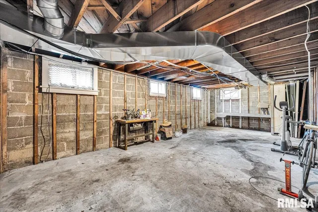 $129,900 | 505 West Armstrong Avenue, Peoria, IL 61606