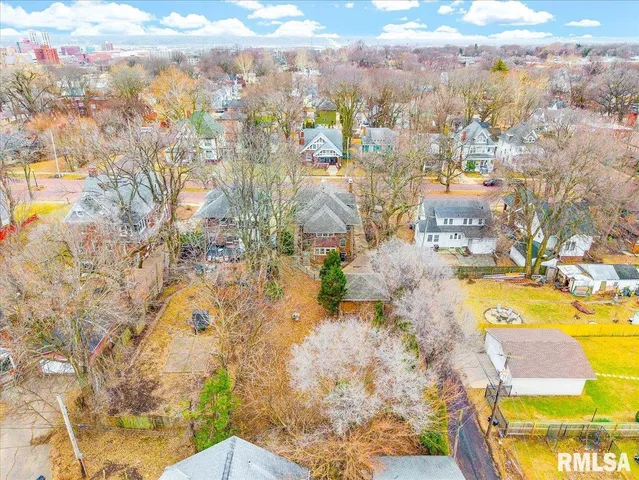 $129,900 | 505 West Armstrong Avenue, Peoria, IL 61606