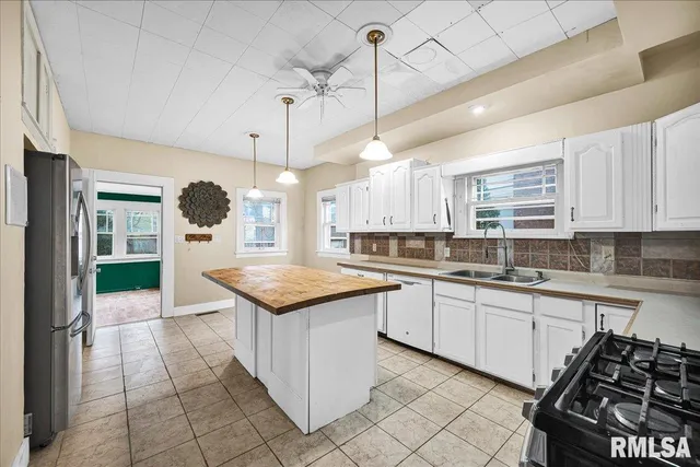 $129,900 | 505 West Armstrong Avenue, Peoria, IL 61606