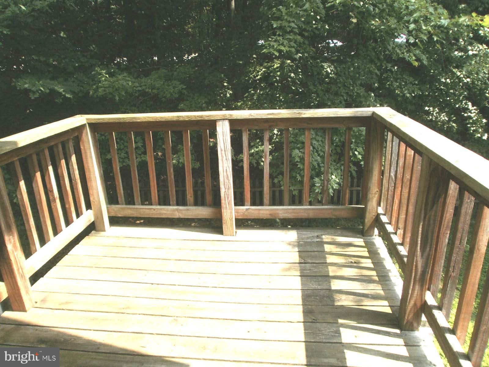 10520 Reed's Landing Circle Burke, VA 22015 - Photo 27 of 30 DECK!