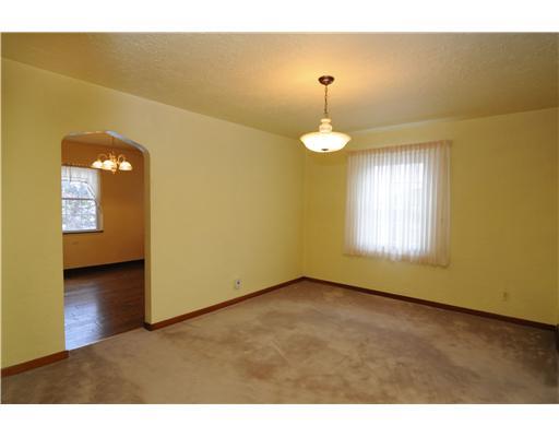 960 McCoy Road McKees Rocks, PA 15136 - Photo 5 of 18 Dining Room.