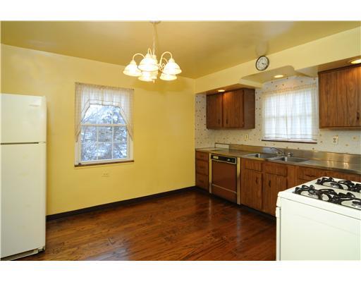 960 McCoy Road McKees Rocks, PA 15136 - Photo 8 of 18 Kitchen.