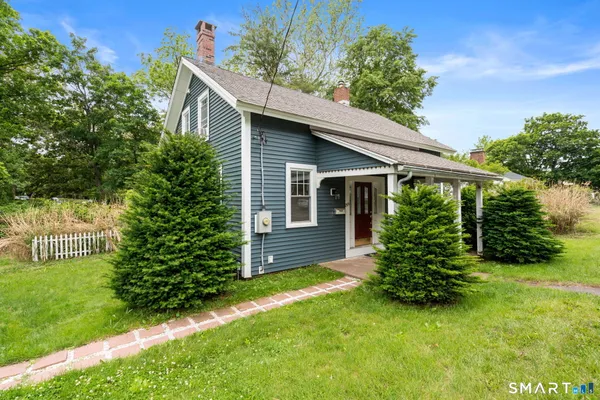 $285,000 | 264 Charter Oak Street, Manchester, CT 06040