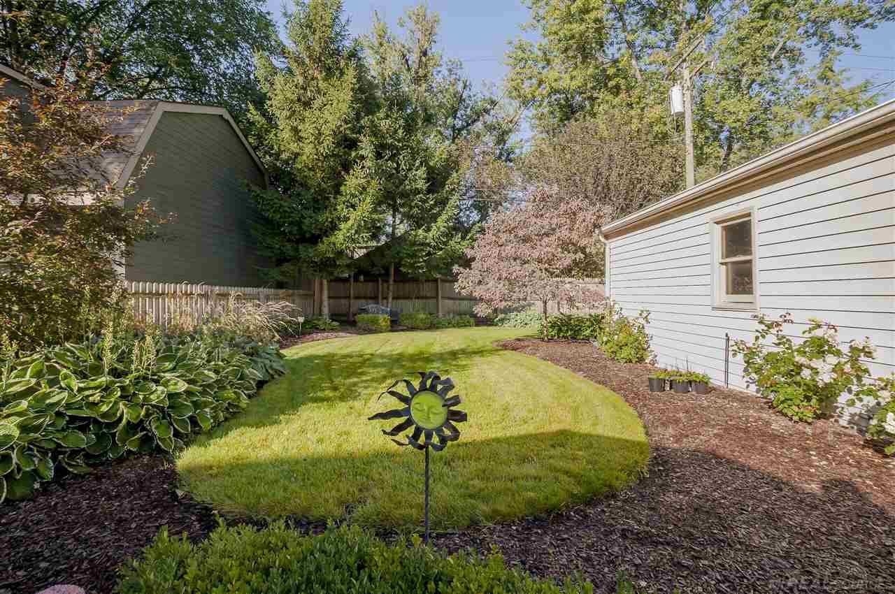 807 Lincoln Road Grosse Pointe, MI 48230 - Photo 34 of 37 31330457-33.JPG