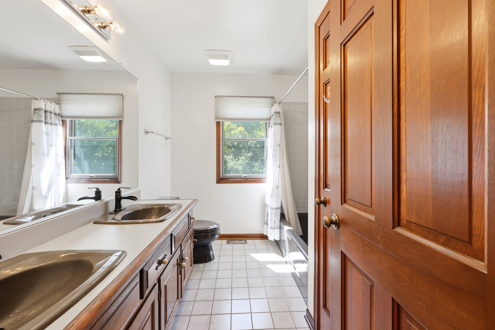 107 Roxborough Place Inverness, IL 60010 - Photo 26 of 42