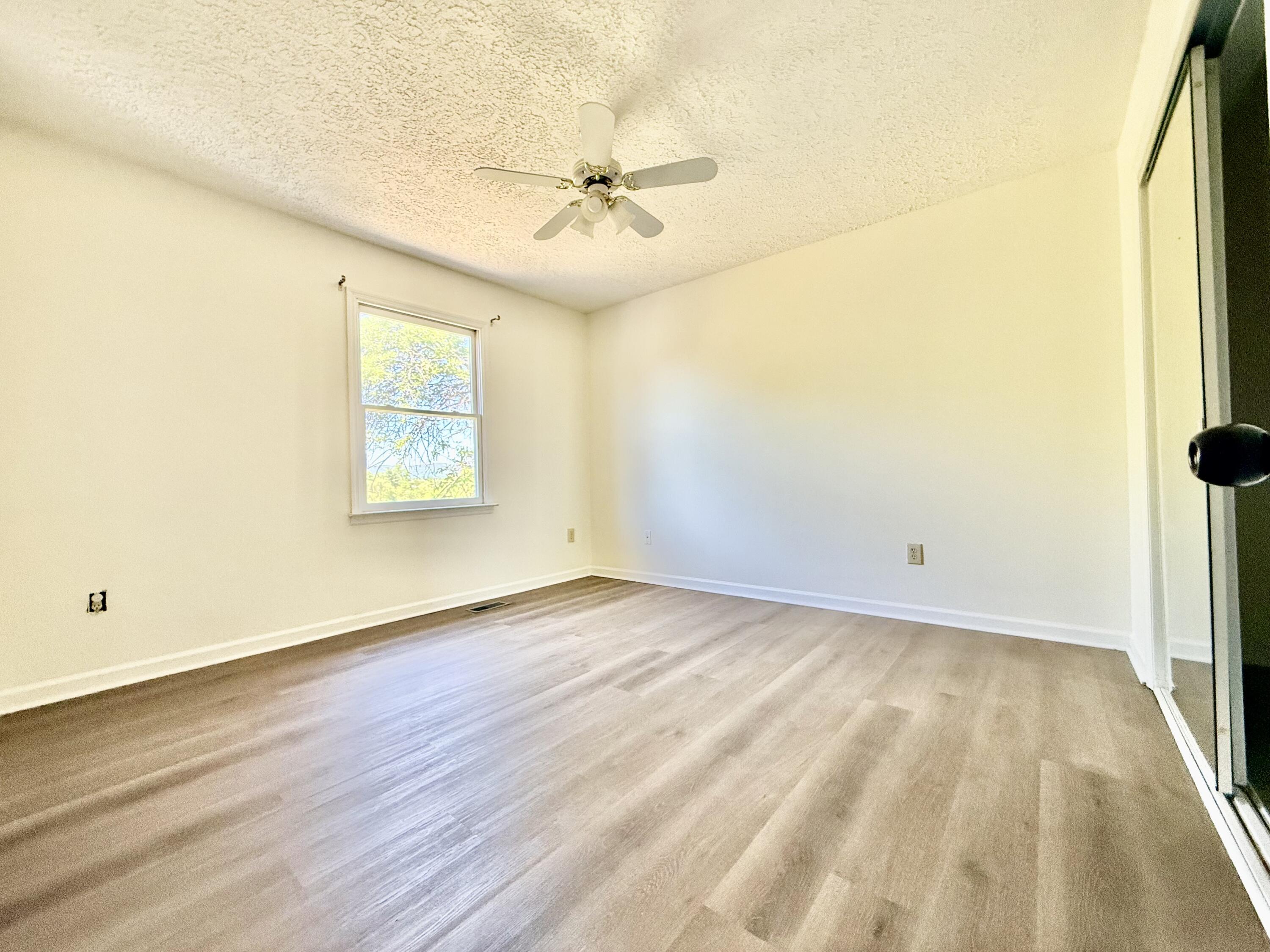 2602 Radford Road Northeast Roanoke, VA 24012 - Photo 11 of 16 IMG_8465