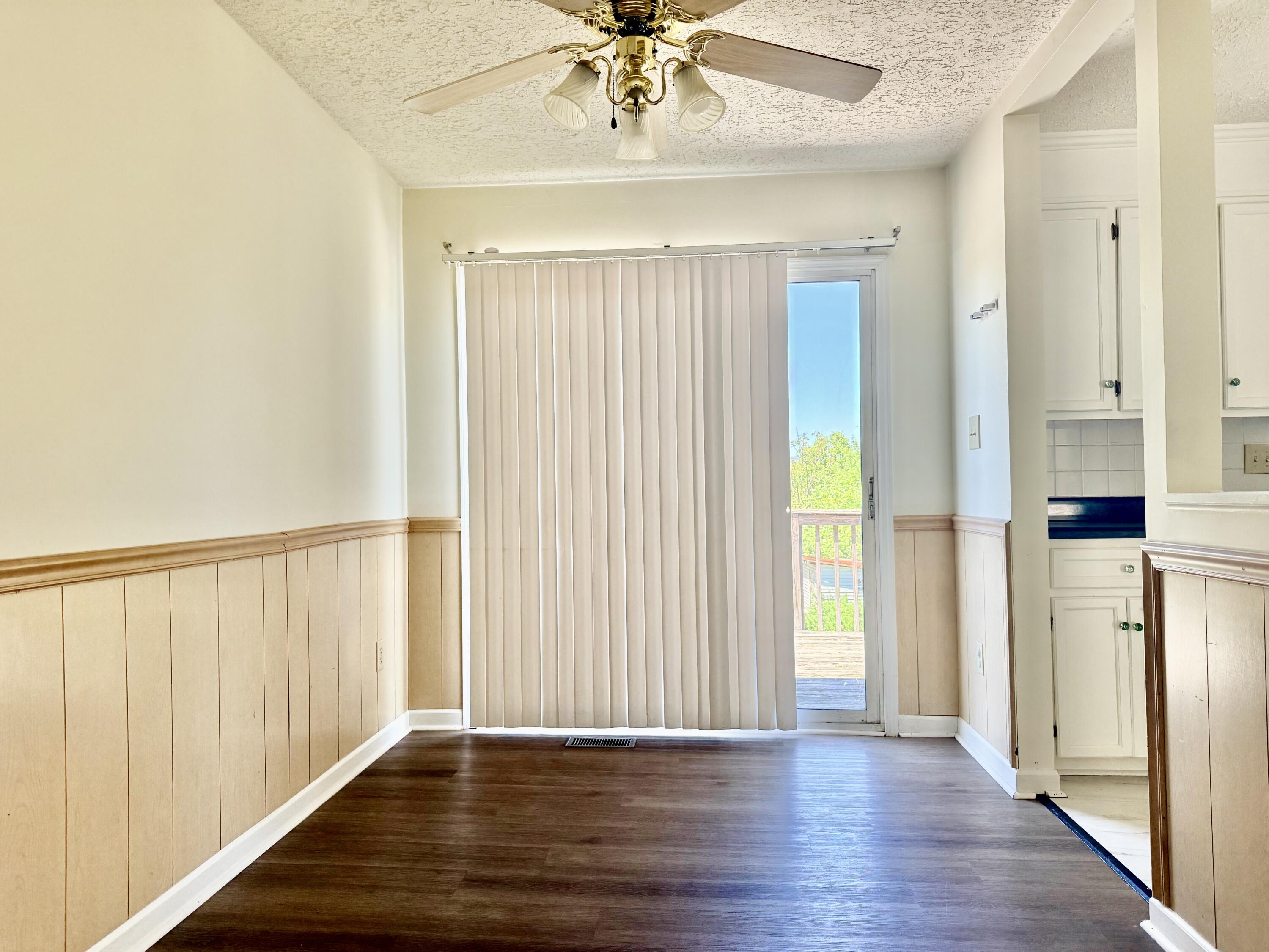 2602 Radford Road Northeast Roanoke, VA 24012 - Photo 5 of 16 IMG_8450