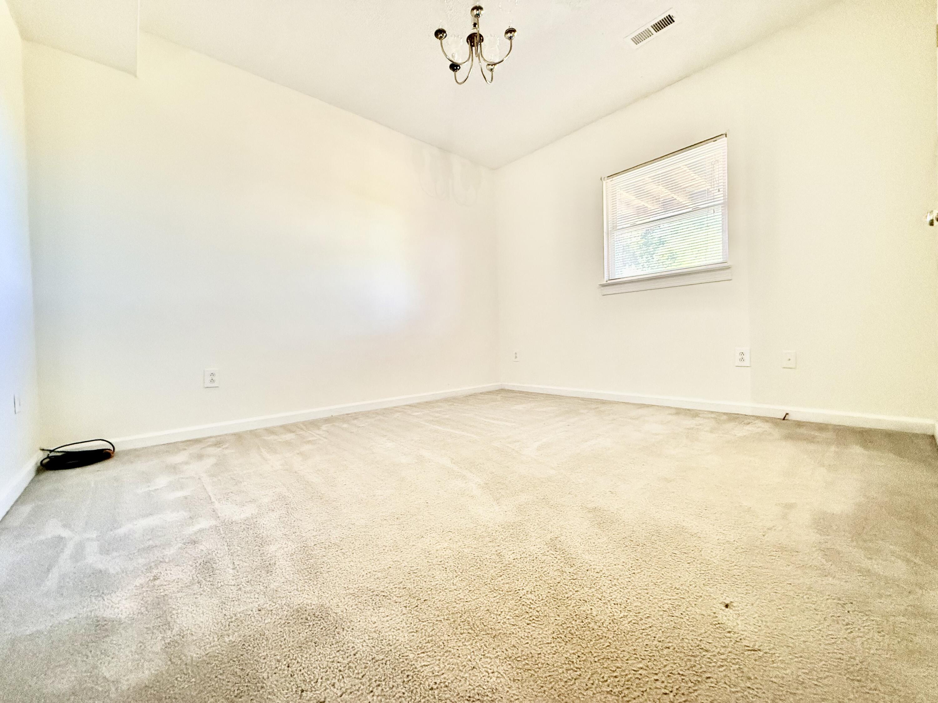 2602 Radford Road Northeast Roanoke, VA 24012 - Photo 8 of 16 IMG_8462