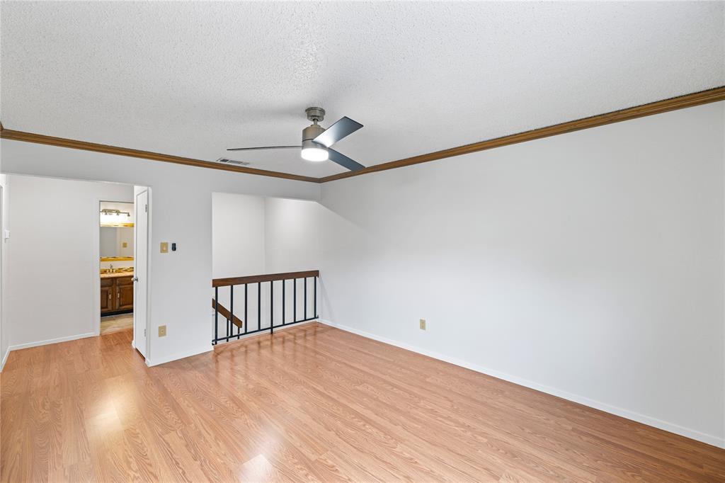 4240 Madera Road, Unit 4 Irving, TX 75038 - Photo 14 of 29 Upstairs living area