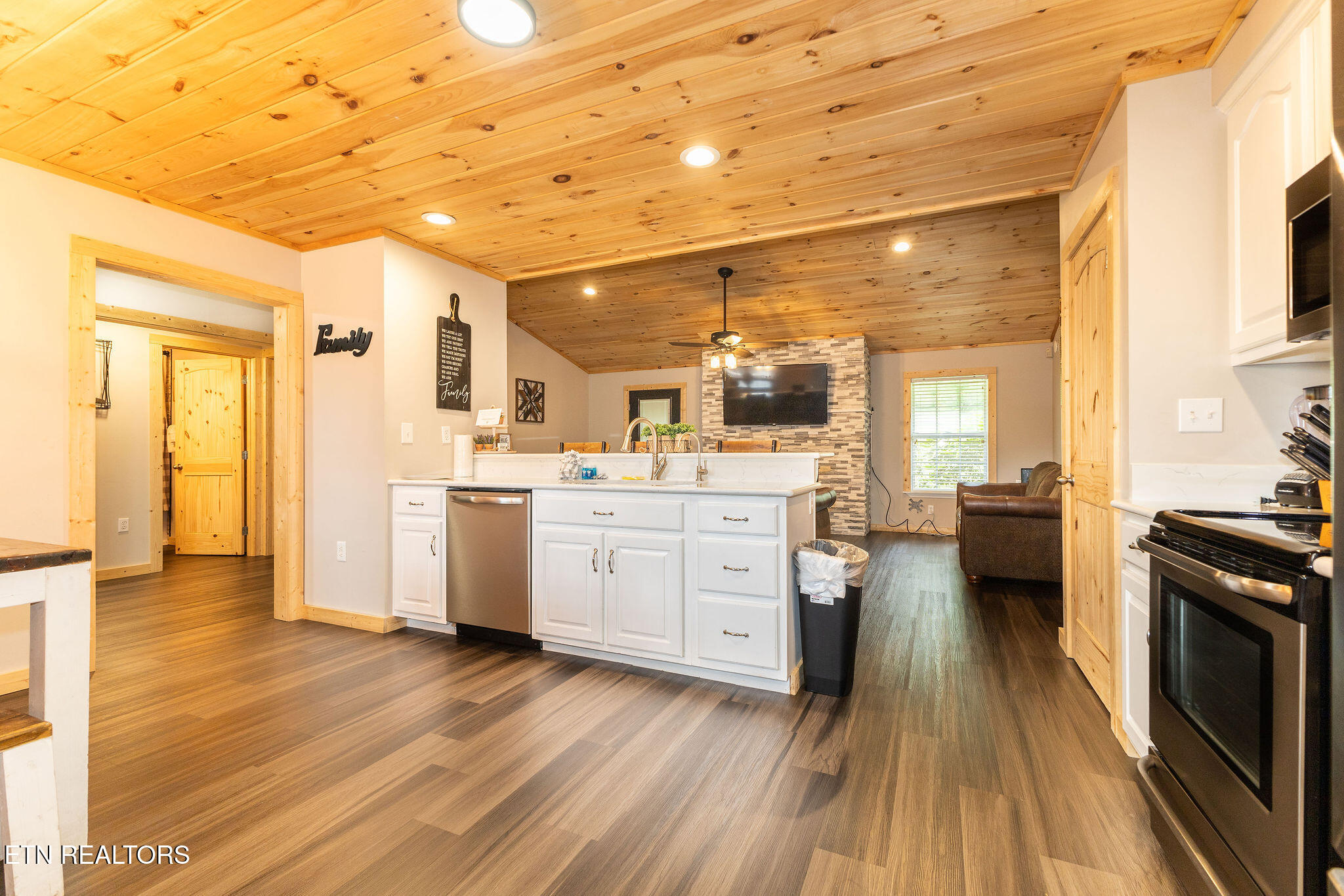 3307 Valley High Road Sevierville, TN 37862 - Photo 13 of 60 IMG_4073