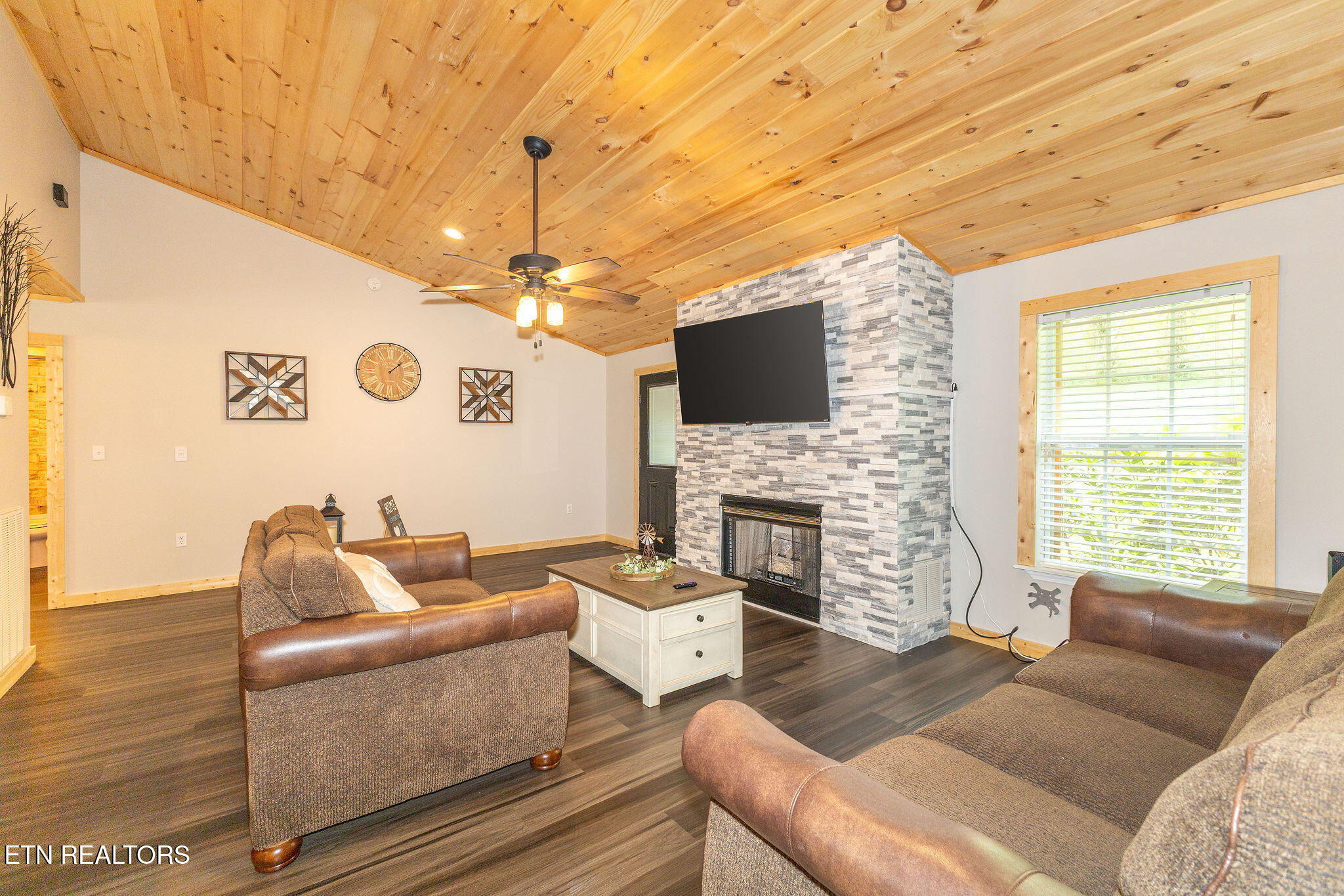 3307 Valley High Road Sevierville, TN 37862 - Photo 18 of 60 IMG_4107-HDR-Edit