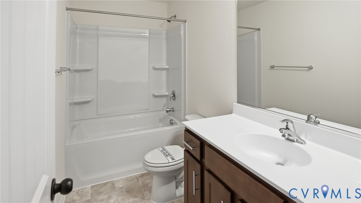 6531 Topsail Point Richmond, VA 23234 - Photo 27 of 35 Two additional bedrooms share a convenient hall ba