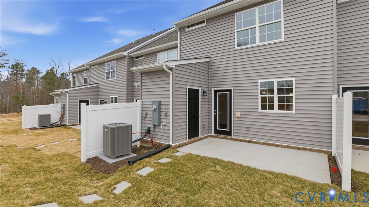 6531 Topsail Point Richmond, VA 23234 - Photo 30 of 35 Amenities in the community include a beautiful, s