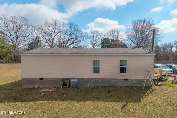 $235,000 | 582 Doug Luna Road, Walling, TN 38587