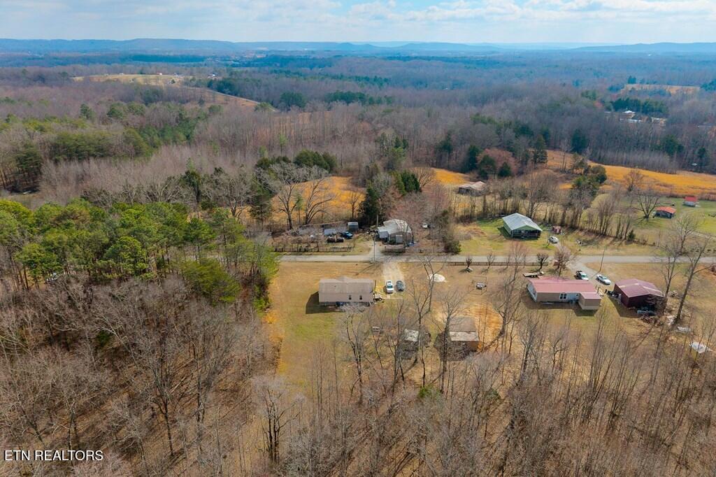 582 Doug Luna Road Walling, TN 38587 - Photo 36 of 44 242335_45