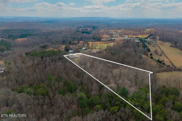 $235,000 | 582 Doug Luna Road, Walling, TN 38587