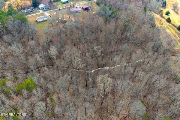 $235,000 | 582 Doug Luna Road, Walling, TN 38587