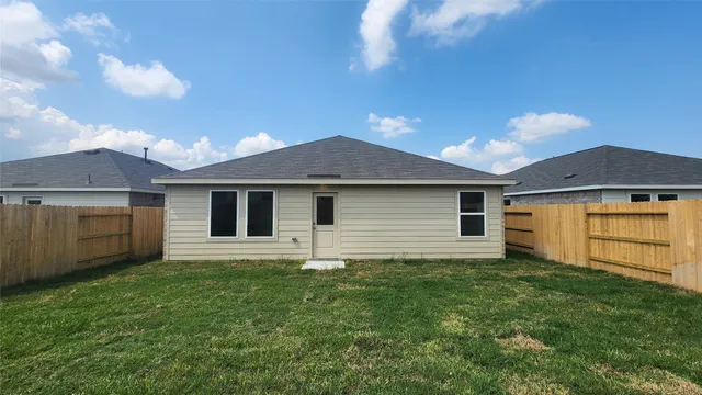 $2,250 | 9238 Coral Trout Way, Baytown, TX 77521