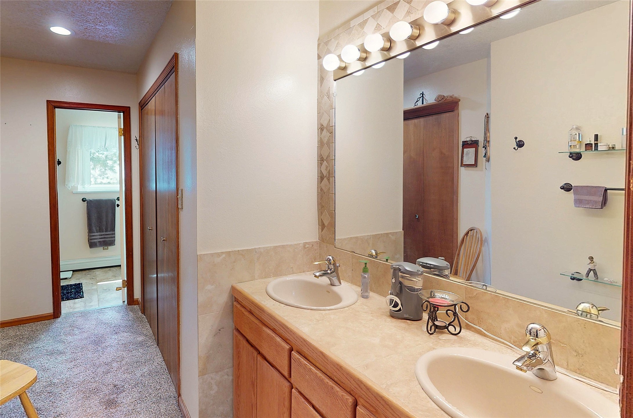 1346 Big Rock Loop Los Alamos, NM 87544 - Photo 25 of 38 Primary Bathroom
