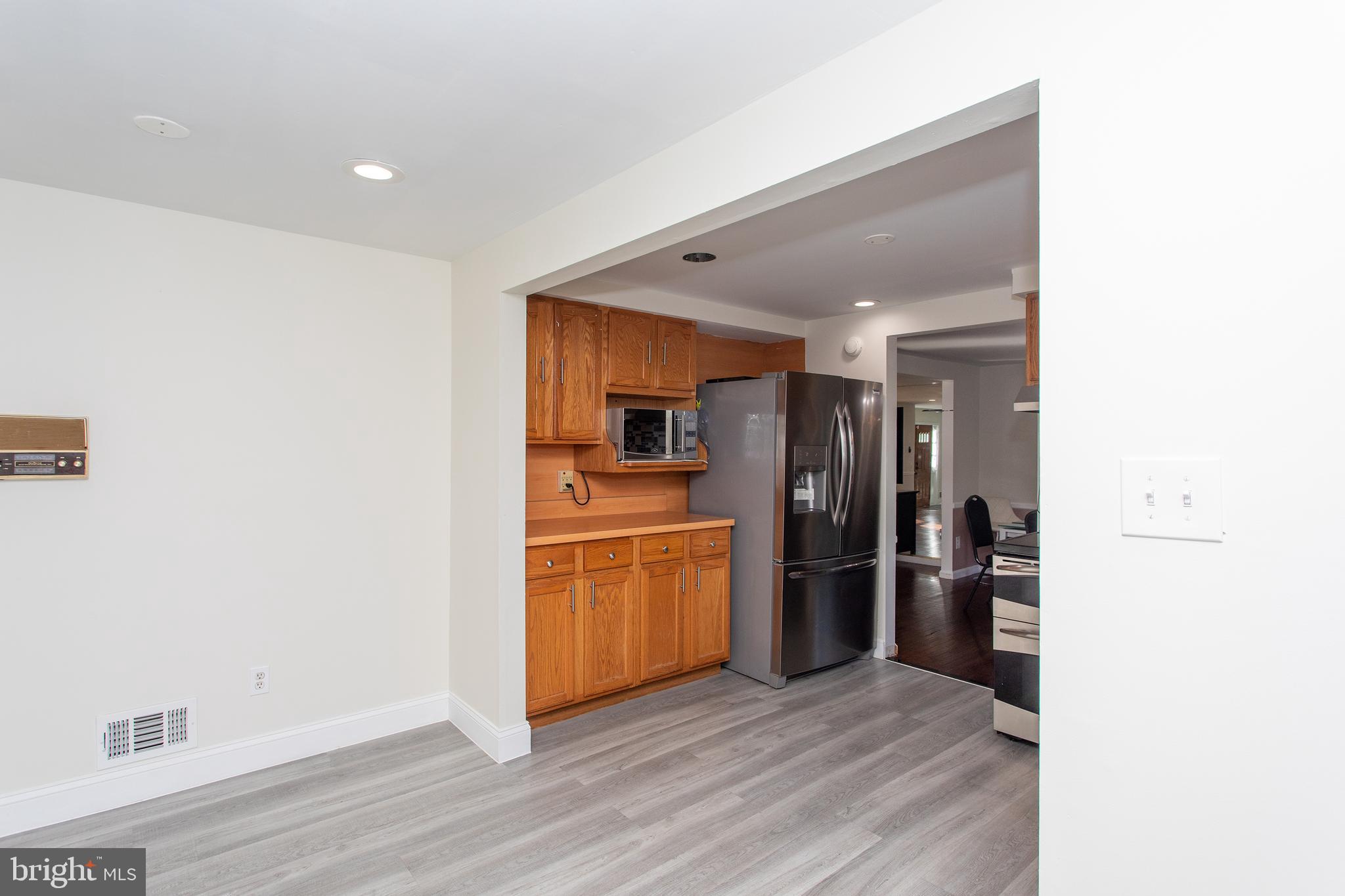 529 Rosier Road Fort Washington, MD 20744 - Photo 13 of 63 Kitchen eat-in space