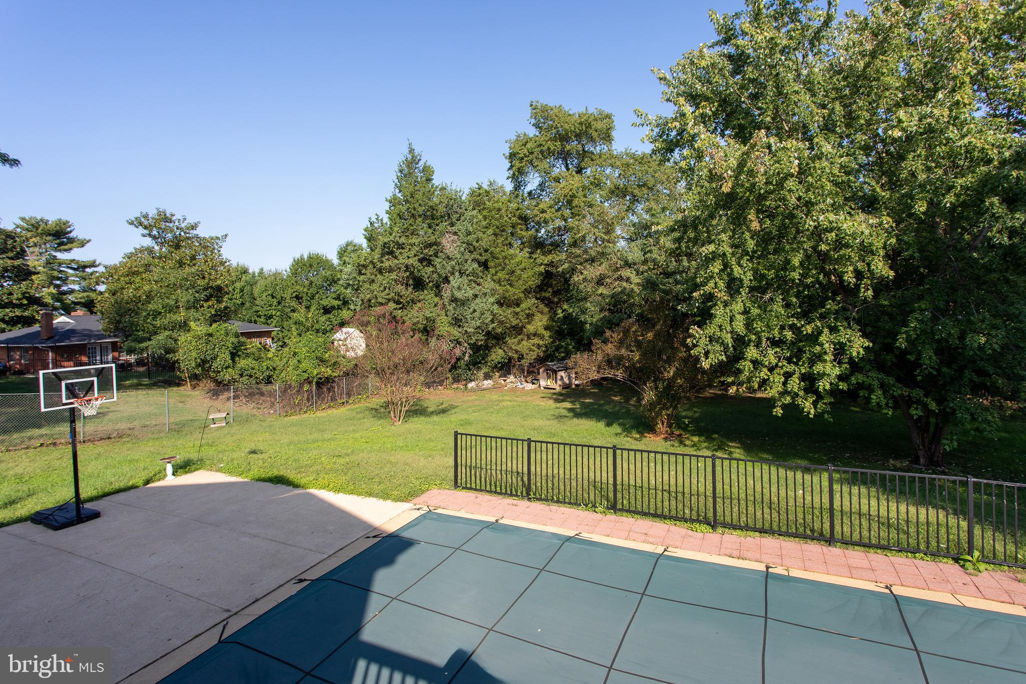 529 Rosier Road Fort Washington, MD 20744 - Photo 53 of 63 Large and private backyard