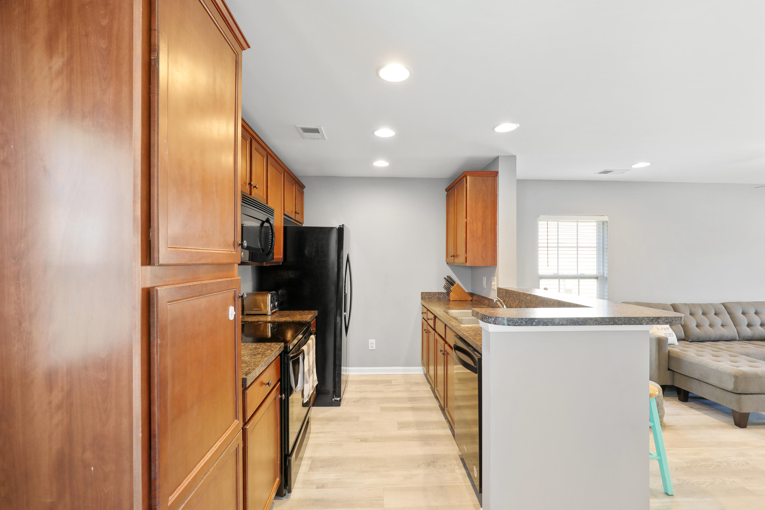 1130 Flyway Road Summerville, SC 29483 - Photo 11 of 41 1130FlywayRoad- KeenEyeMarketing - 12